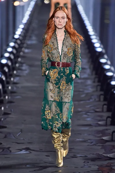 Look 33